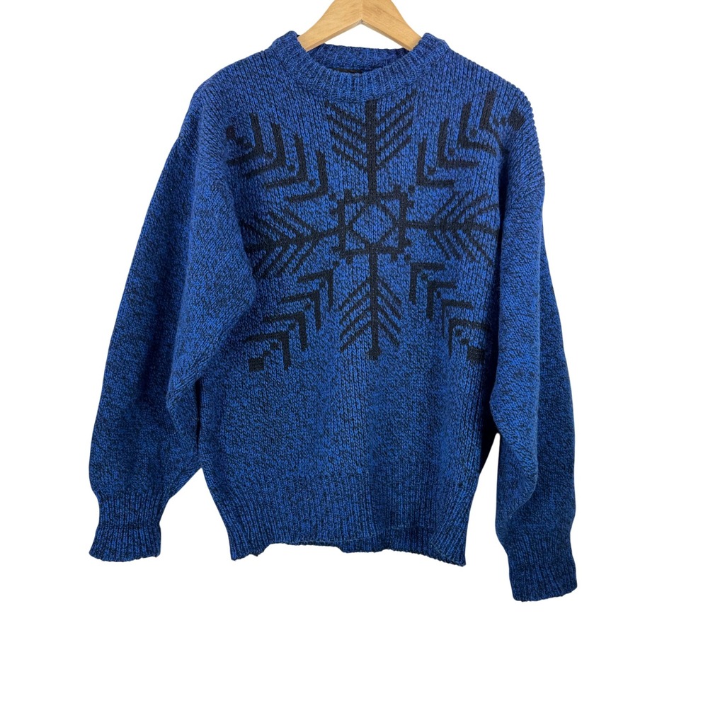VTG Royal Knight Sweater sz M Blue Snowflake Wool Blend Vintage USA preppy